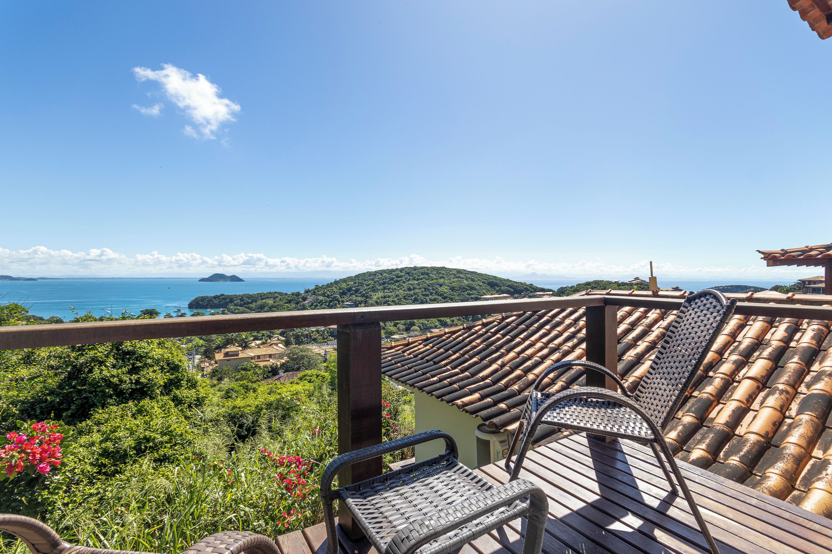 triple room, balcony, ocean view | 1 bedroom, minibar, in-room safe, individually decorated