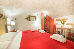 Appartement, 2 chambres, non-fumeurs | 2 chambres, décoration personnalisée, ameublement personnalisé, bureau