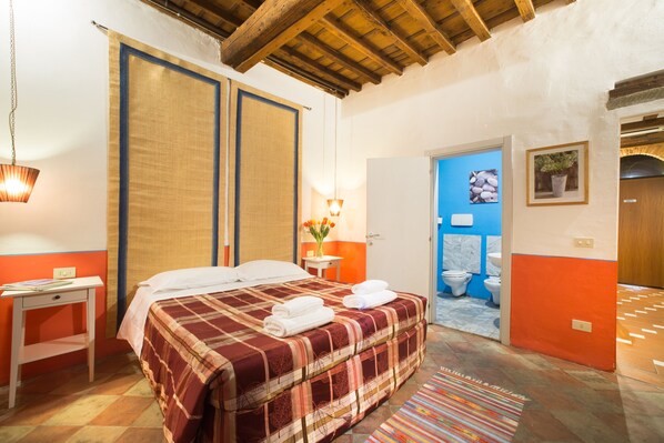1 bedroom, individually decorated, individually furnished, desk - Fiesolana 3 - In the Heart of Sant'ambrogio (Florence)