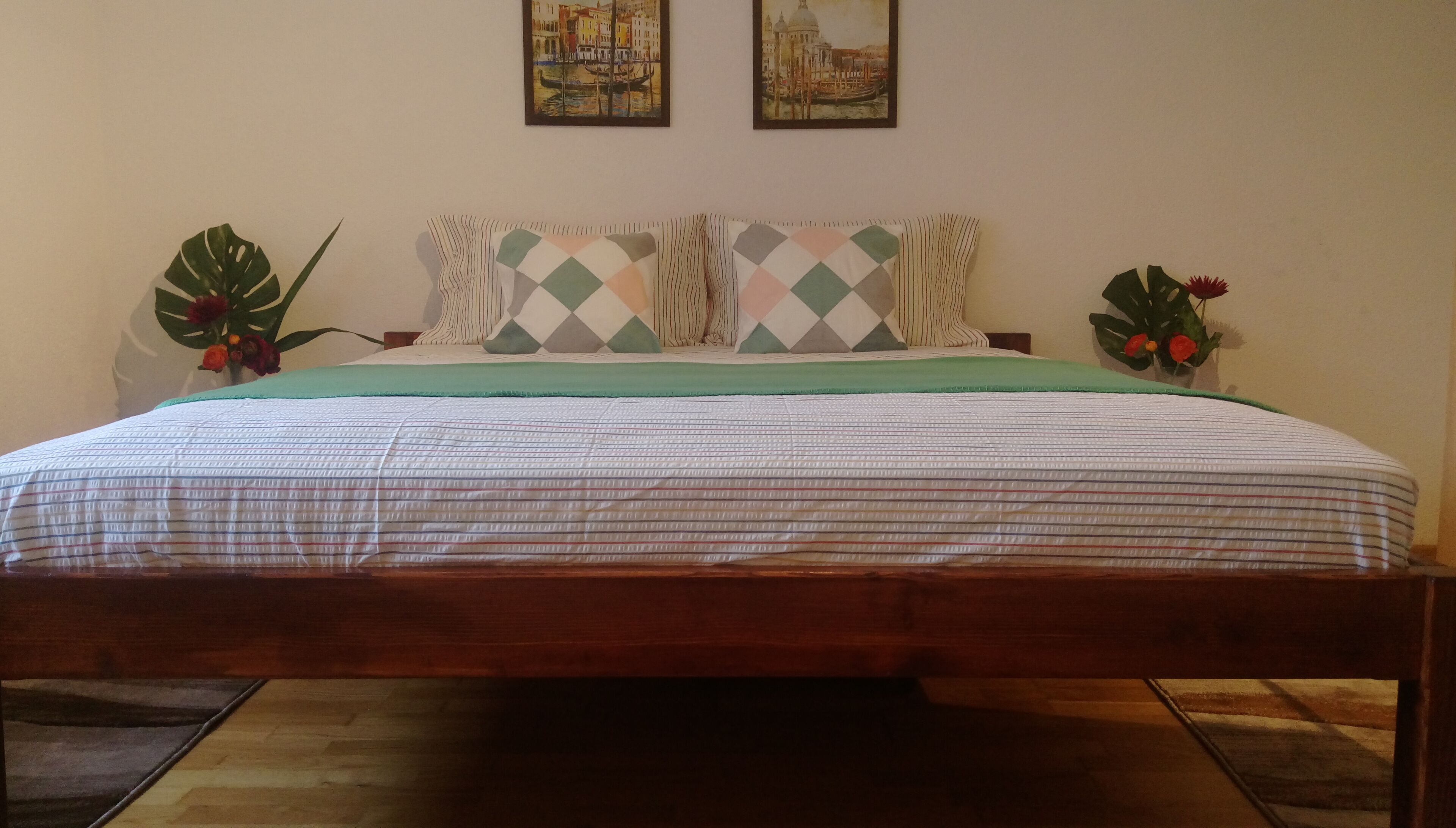 1 chambre, fer et planche à repasser, accès à Internet, literie fournie