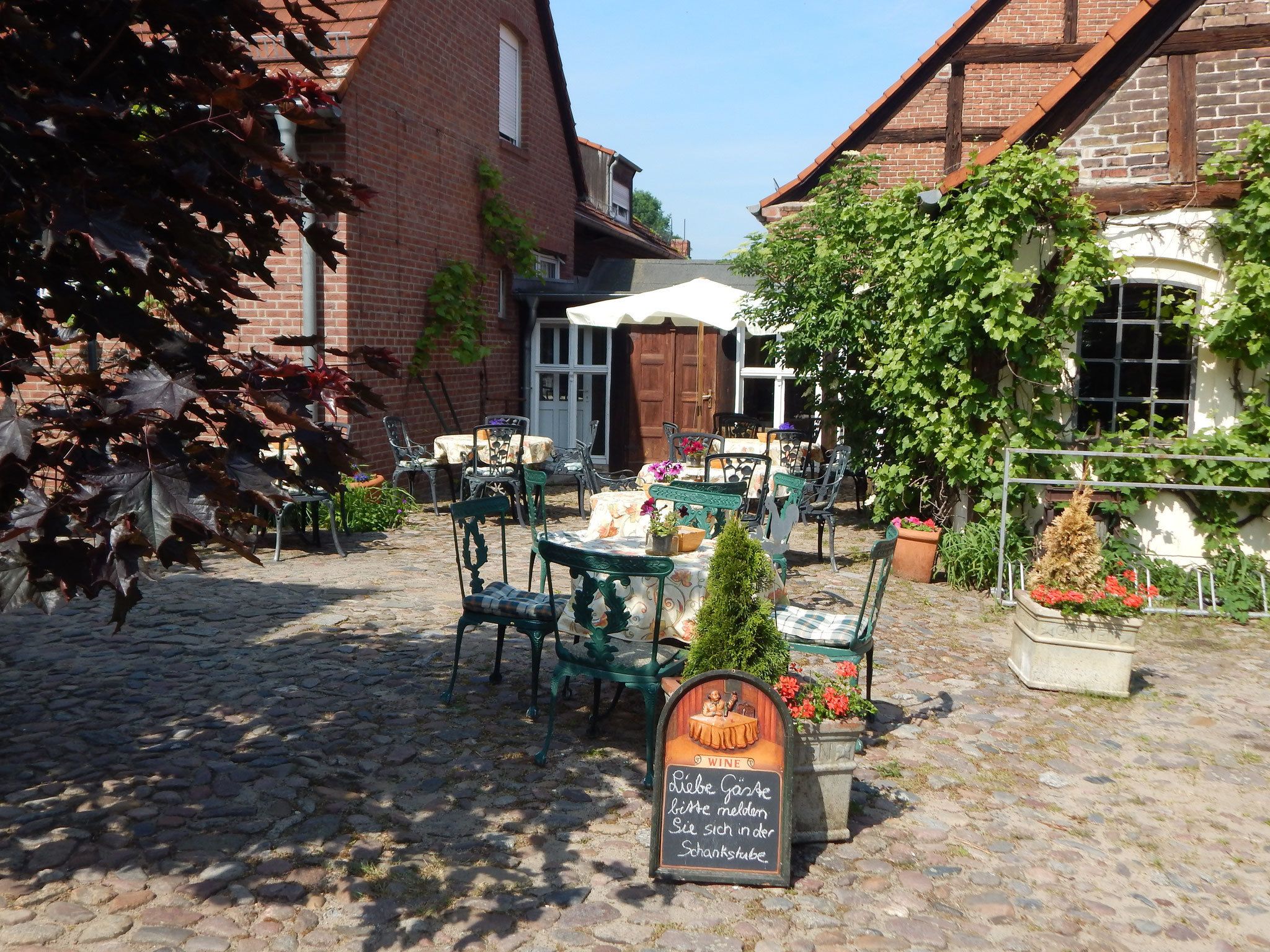 Lunch and dinner served, German cuisine