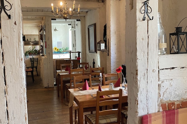 Lunch and dinner served, German cuisine