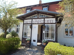 Front of property - Hotel Alte Försterei Kloster Zinna (Jueterbog)
