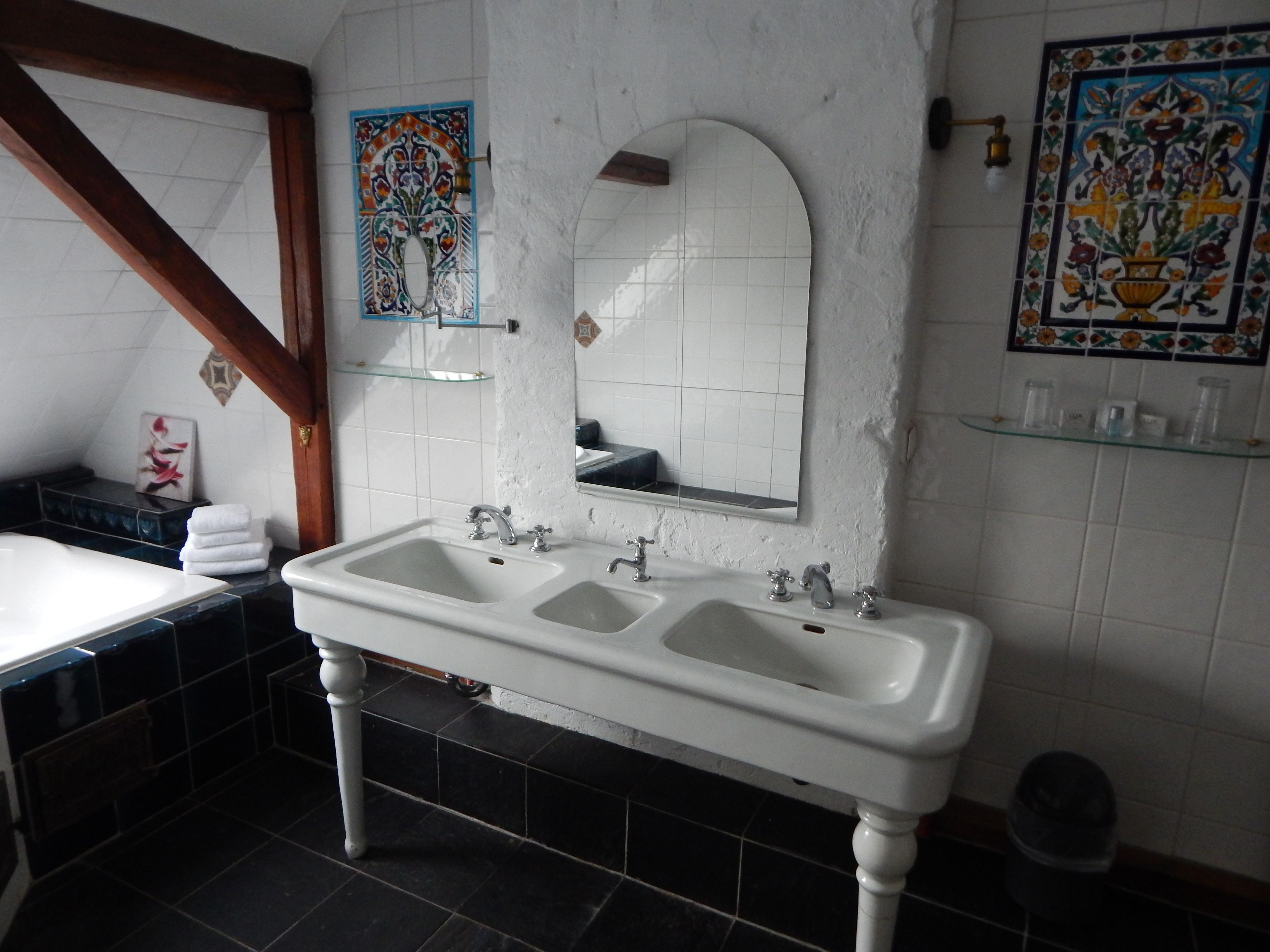 loft, 2 bedrooms | bathroom | bathtub, hair dryer, towels