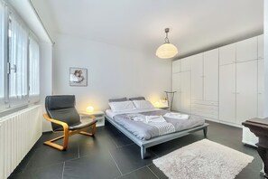 3 chambres, fer et planche à repasser, Wi-Fi gratuit, draps fournis