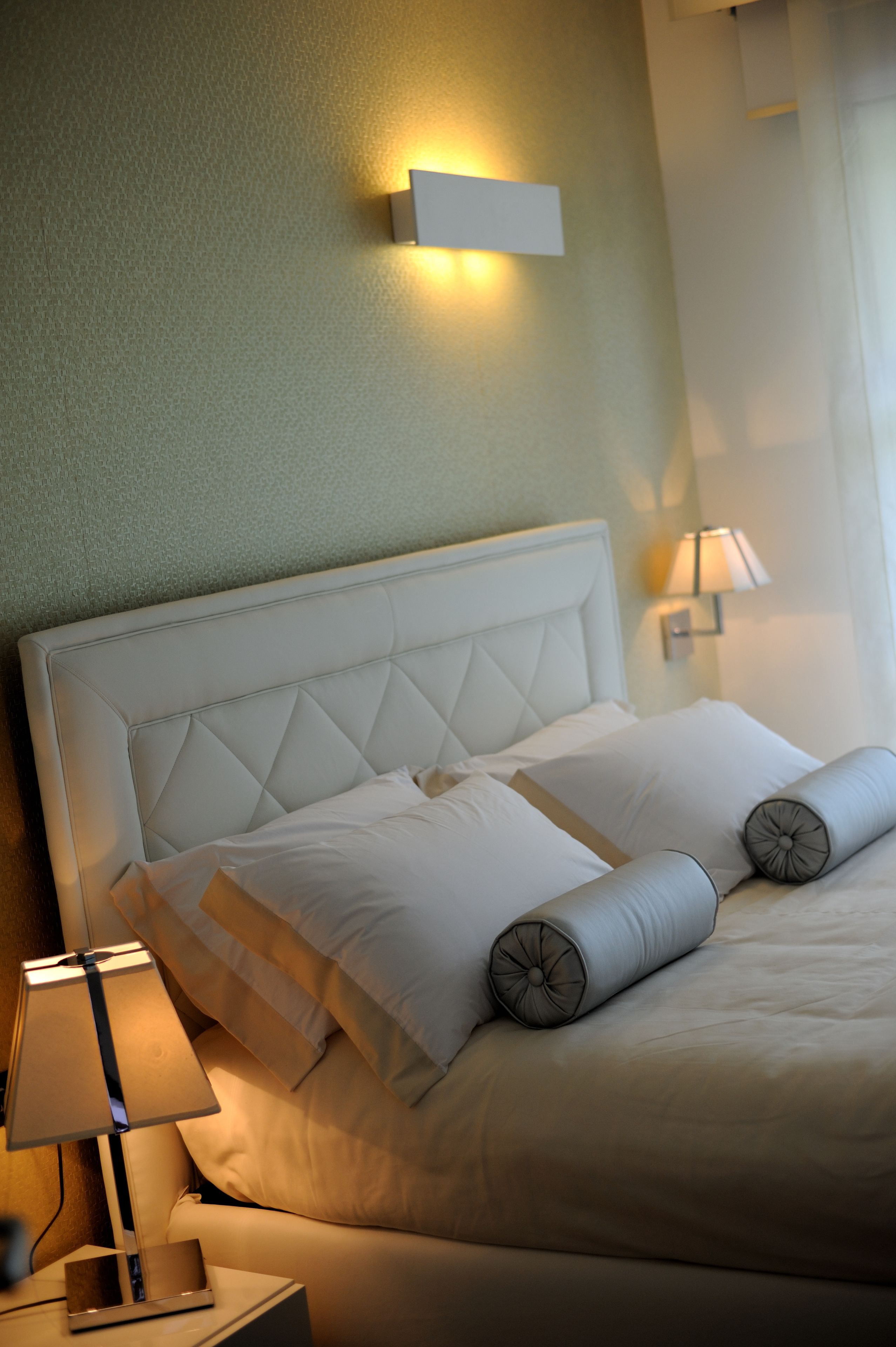 double room | in-room safe, individually decorated, individually furnished, desk