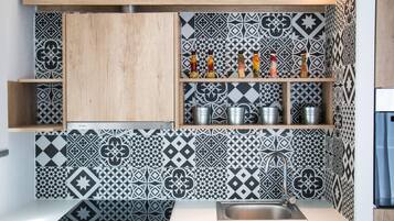 Suite, Multiple Beds, Non Smoking | Private kitchen | Fridge, oven, stovetop, electric kettle