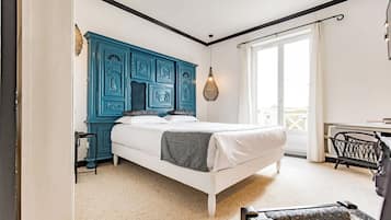 Coffres-forts dans les chambres, décoration personnalisée, bureau