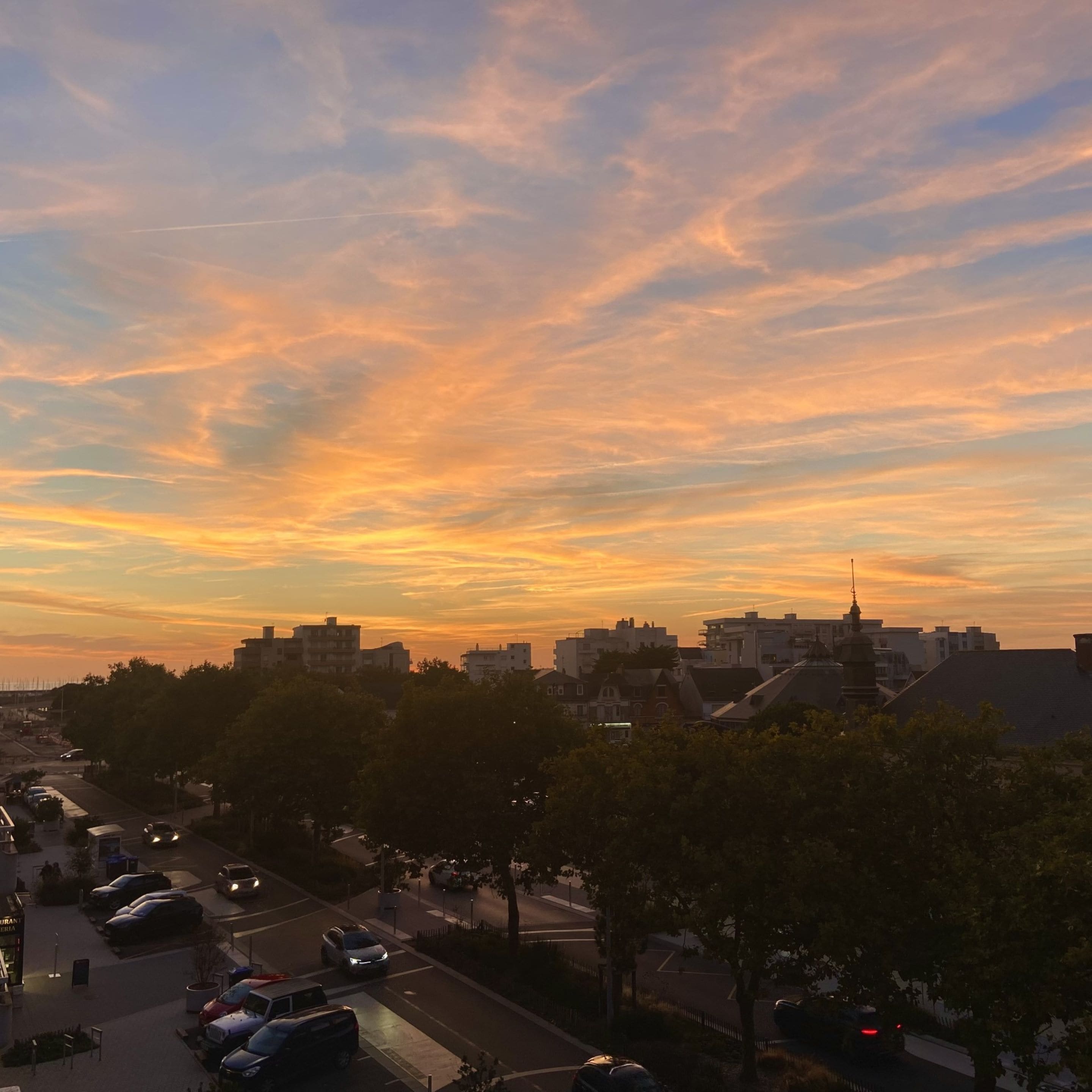 classic room | street view