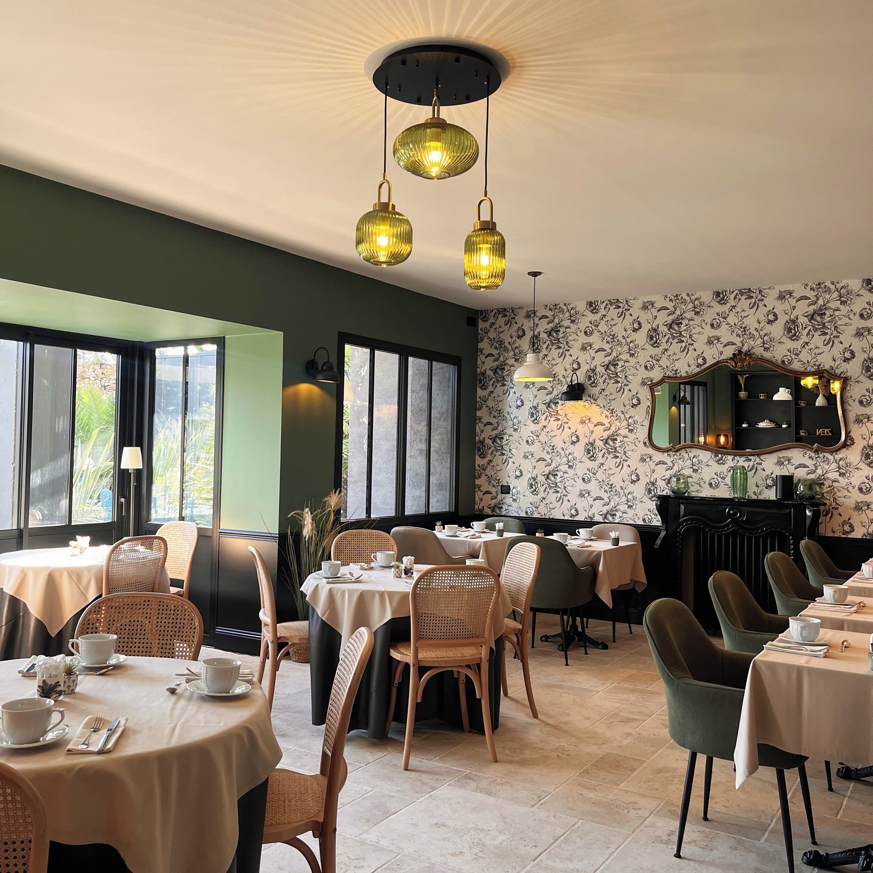 Daily buffet breakfast (EUR 19 per person)