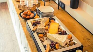 Daily buffet breakfast (EUR 19 per person)