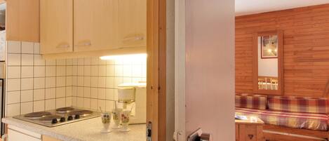 Kühlschrank, Mikrowelle, Geschirrspüler