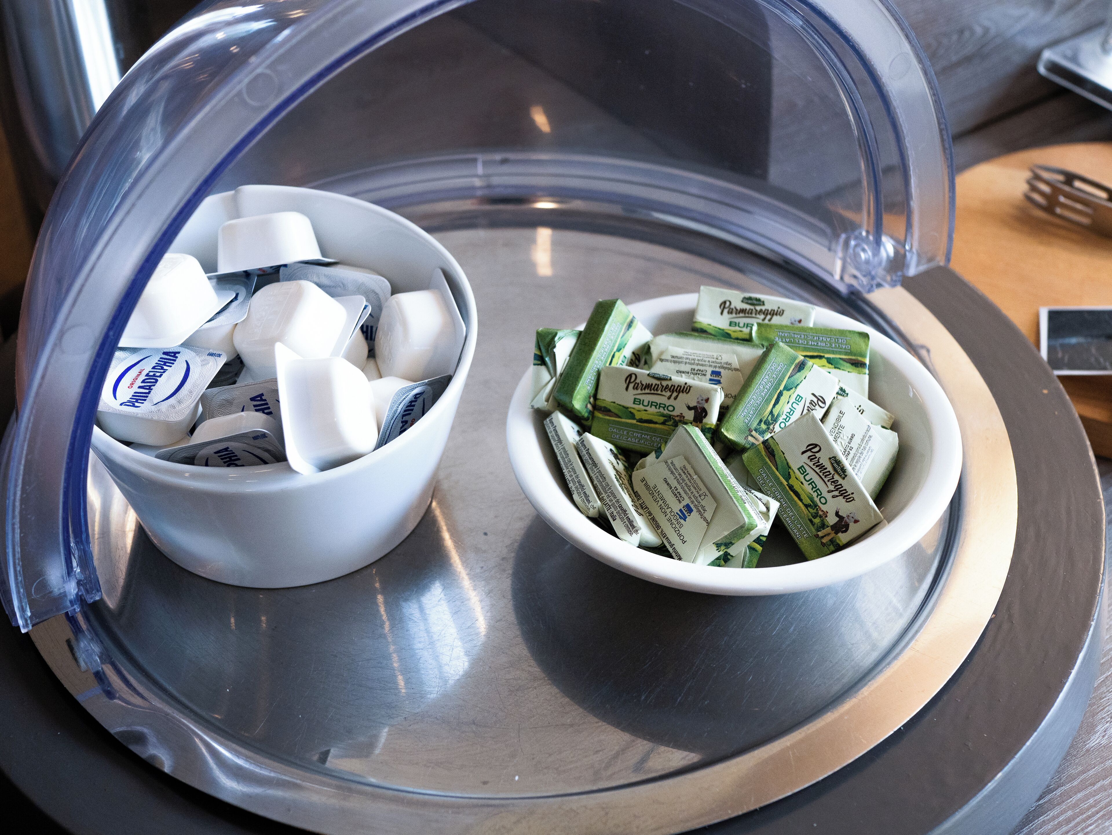 Petit déjeuner buffet (10 EUR par personne)