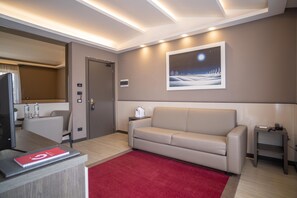 Suite | Premium bedding, down comforters, memory foam beds, minibar - Hotel Guerro (Castelvetro di Modena)