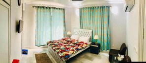 Deluxe House, 1 King Bed, Smoking | Down comforters, Select Comfort beds, in-room safe - RIO INN Guest House (Islamabad)
