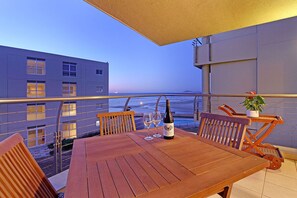 Apartment (2 Bedrooms) | Balcony