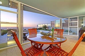 Standard Apartment, 2 Bedrooms | In-room dining - Horizon Bay 103 (Cape Town)