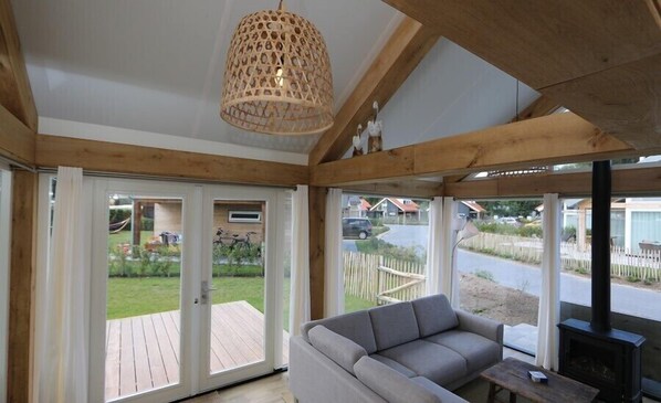 TV, fireplace - Holiday home Zonnedorp 10, "Kavel 10" (Renesse)