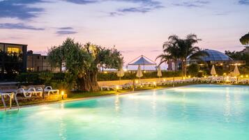 Indoor pool, outdoor pool