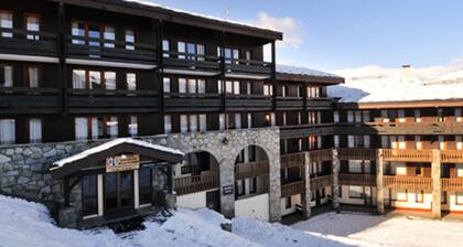 Appartement rĂ©novĂ© prĂšs des pistes avec espace bien-ĂȘtre et parking