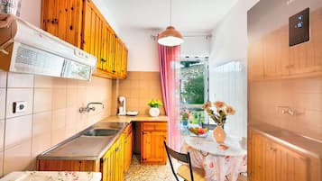 Refrigerador y utensilios de cocina
