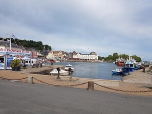 Nær stranden