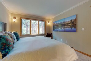 3 bedrooms, iron/ironing board, Internet, bed sheets