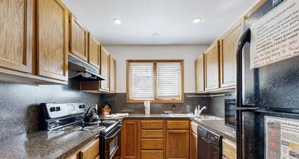 Comfortable home with breathtaking mountain views and high-speed WiFi