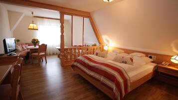 防敏寢具、迷你吧、書桌、熨斗/熨衫板