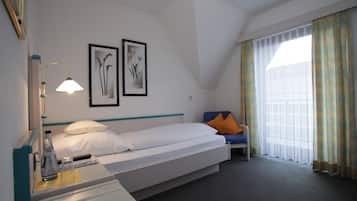 Standard Single Room | Hypo-allergenic bedding, minibar, desk, iron/ironing board
