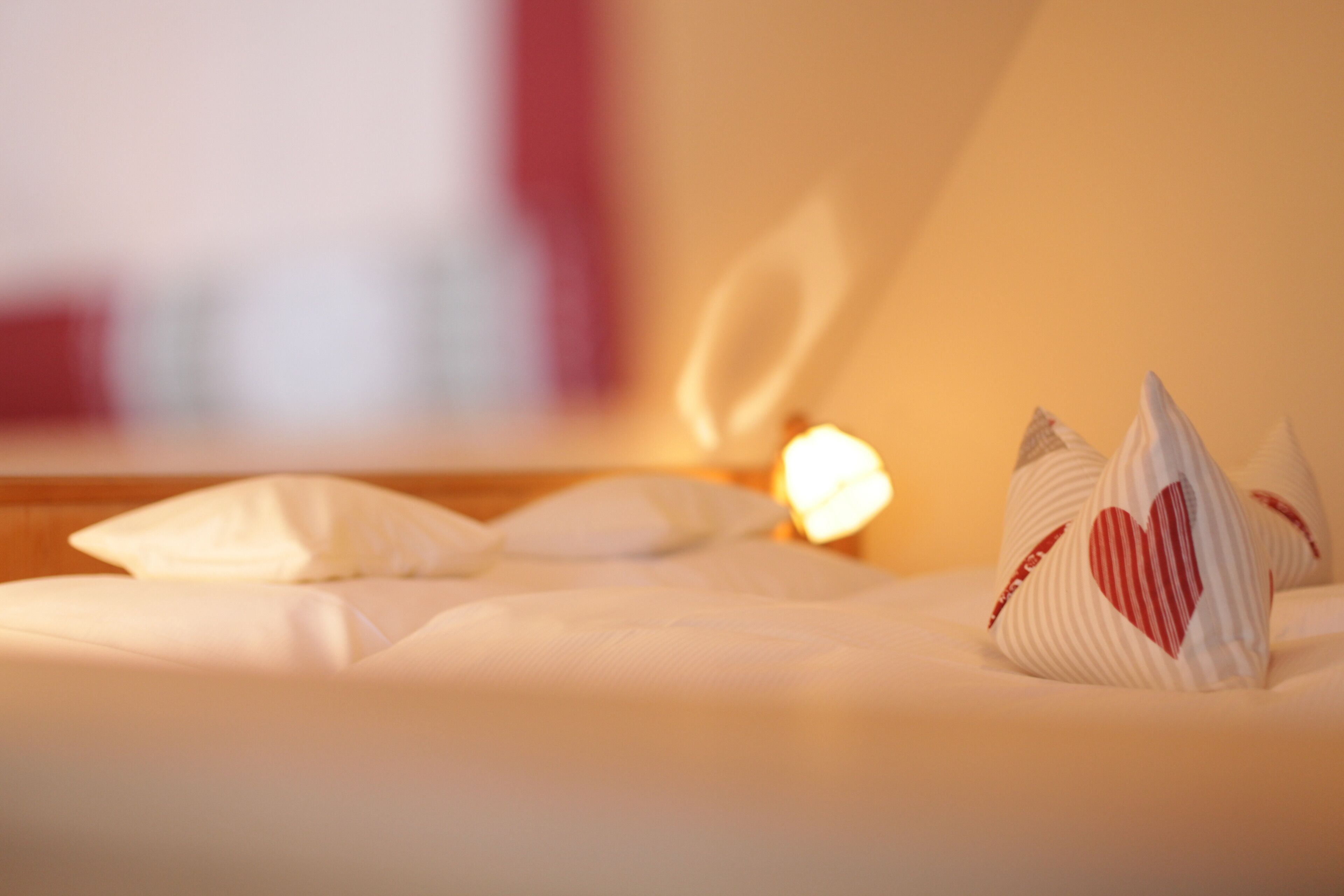 comfort single room | hypo-allergenic bedding, minibar, desk, iron/ironing board