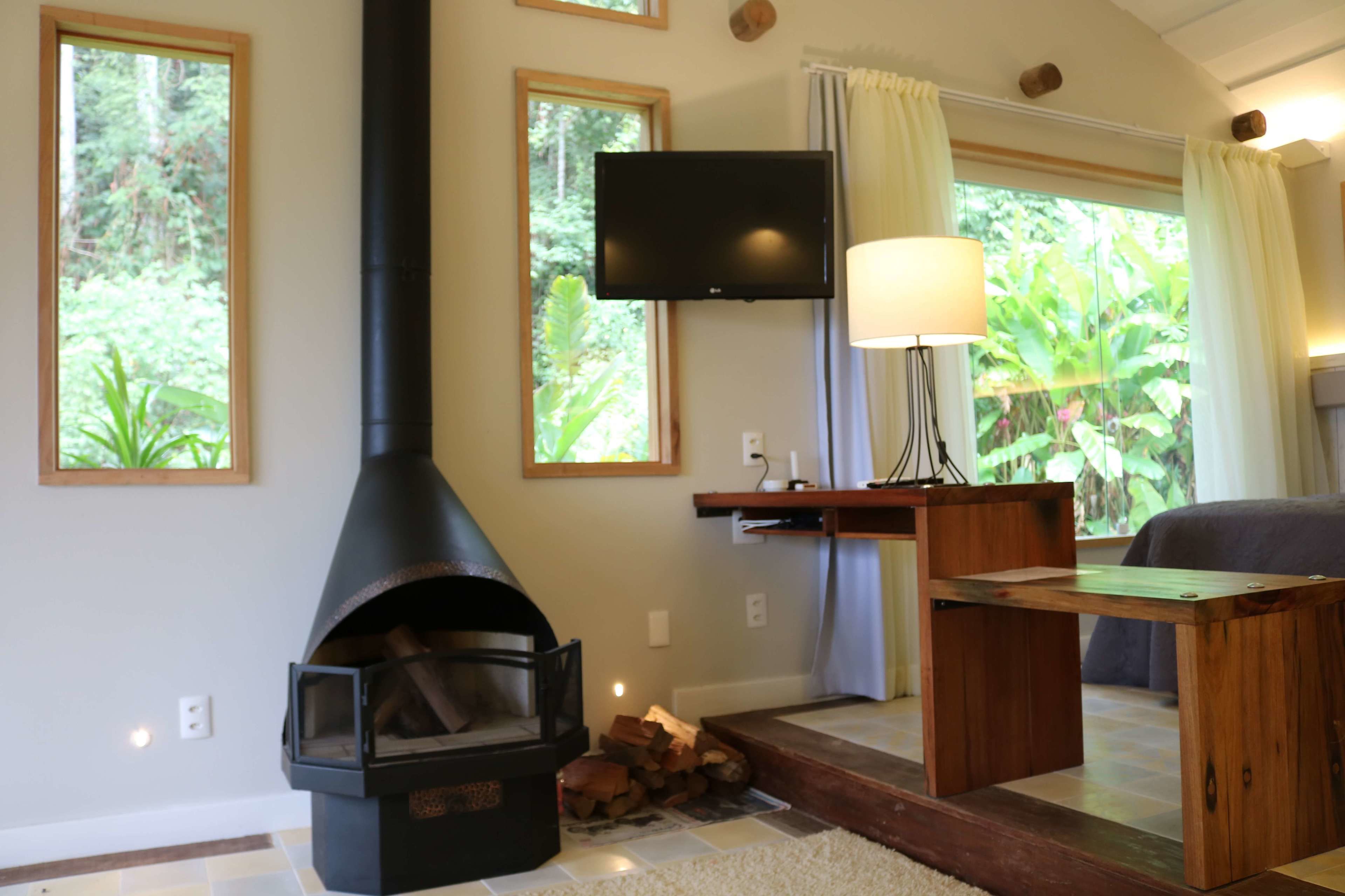 Minibar, cortinas opacas, wifi gratis y ropa de cama