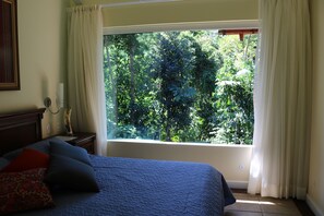 Minibar, blackout curtains, free WiFi, bed sheets - Hotel Fazenda Auberge Suisse (Nova Friburgo)