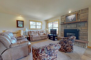 TV, fireplace, DVD player