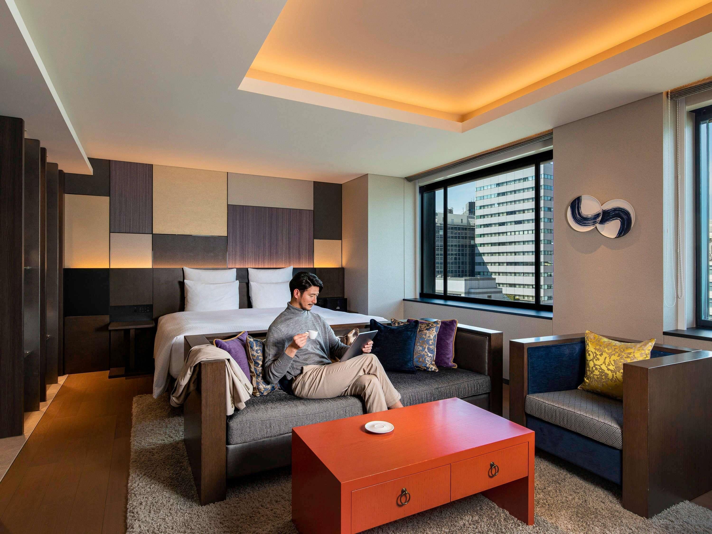 Premium bedding, minibar, in-room safe, desk