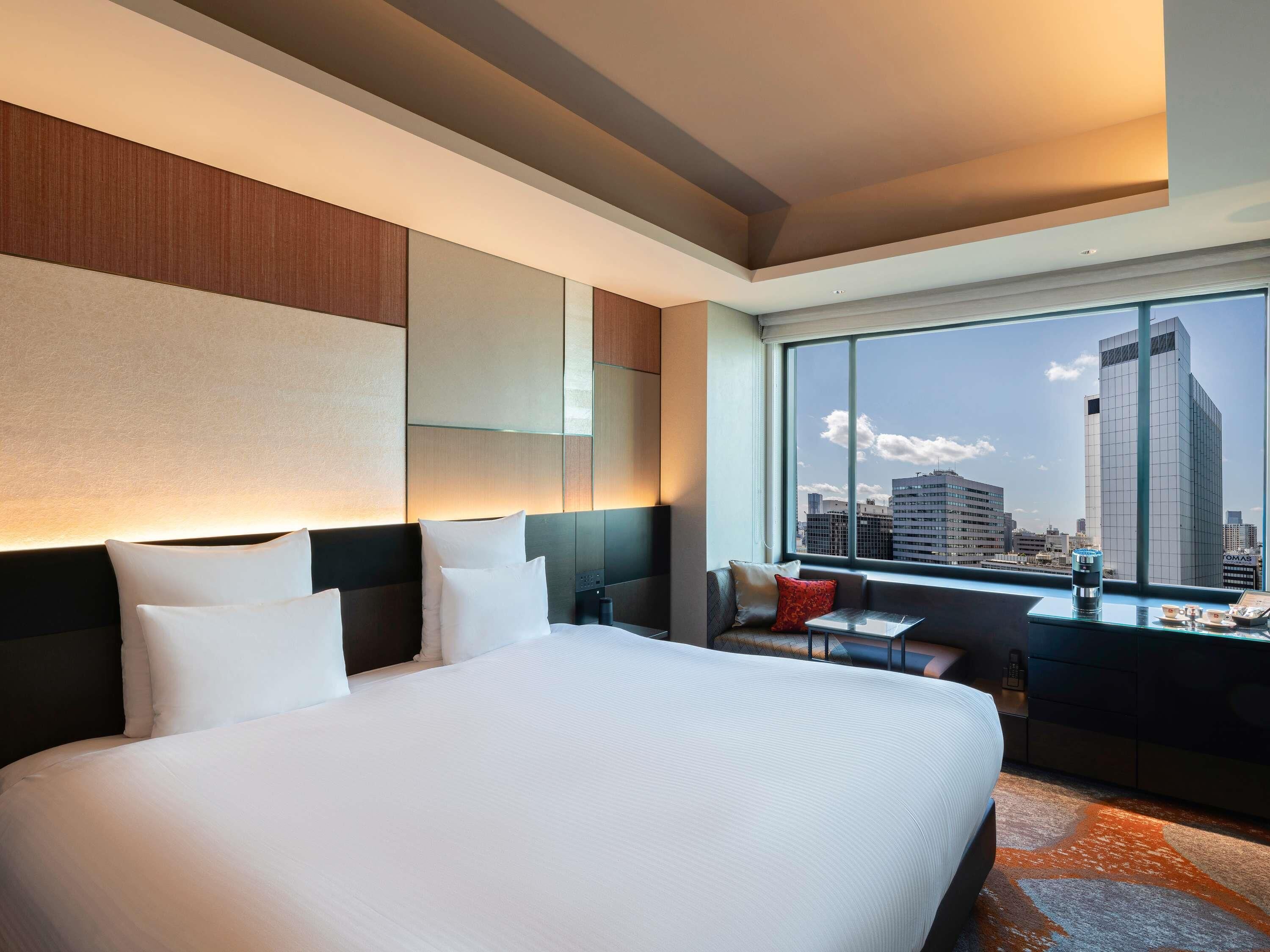 Premium bedding, minibar, in-room safe, desk