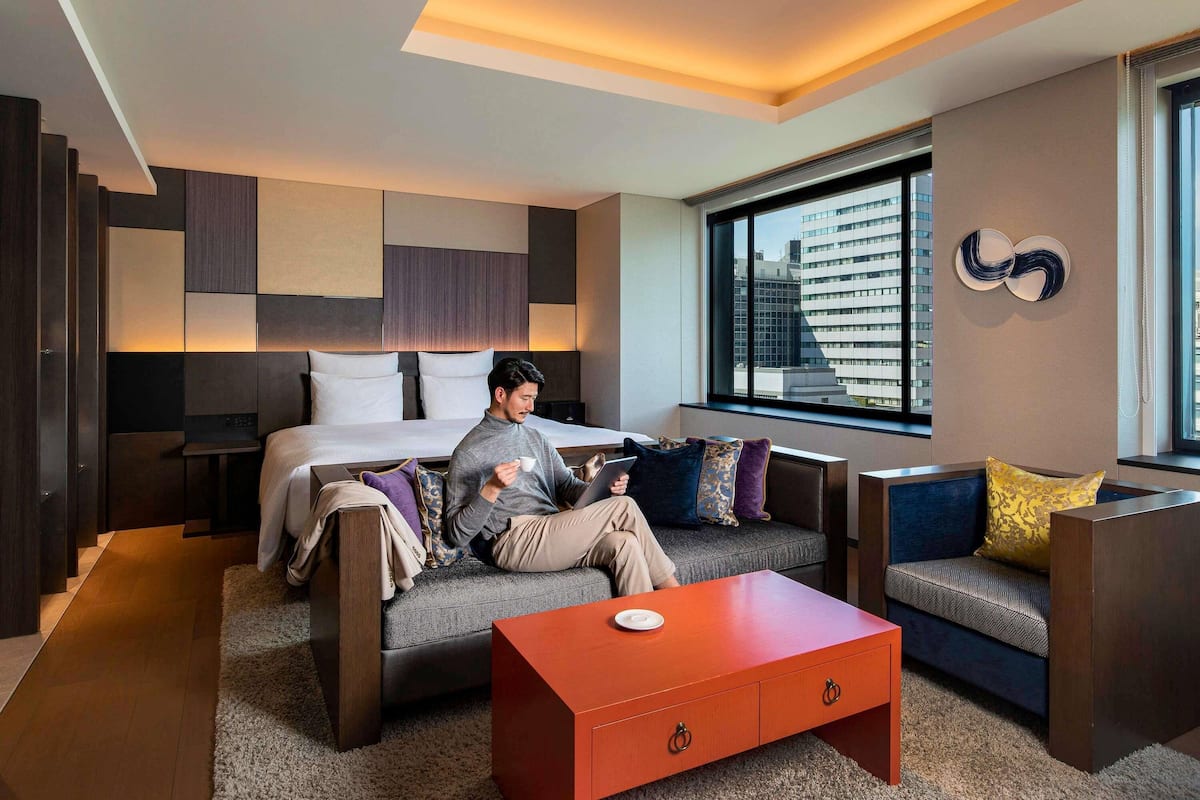 Superior Suite, 1 King Bed, Club lounge access | 1 bedroom, premium bedding, minibar, in-room safe
