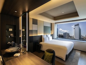 Superior Room, 1 King Bed, Executive Lounge Access (Executive) | 1 bedroom, premium bedding, minibar, in-room safe