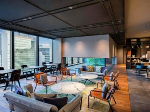 Ropa de cama de alta calidad y minibar 