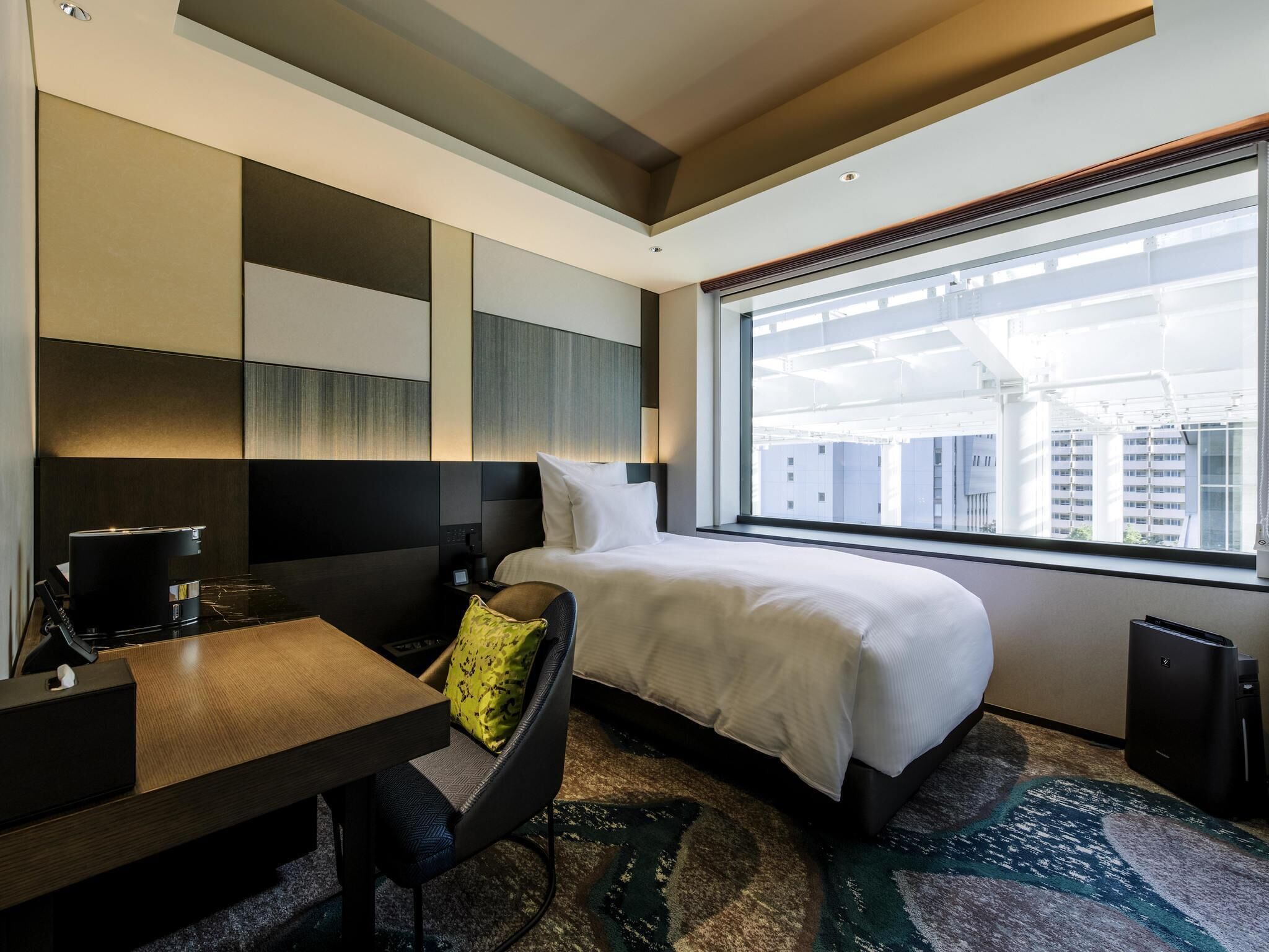 Ropa de cama de alta calidad y minibar 