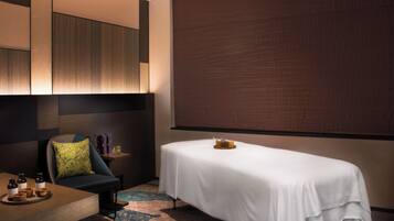 1 treatment room, massages