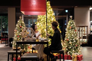 2 barer/lounger, lobbylounge og takterrassebar