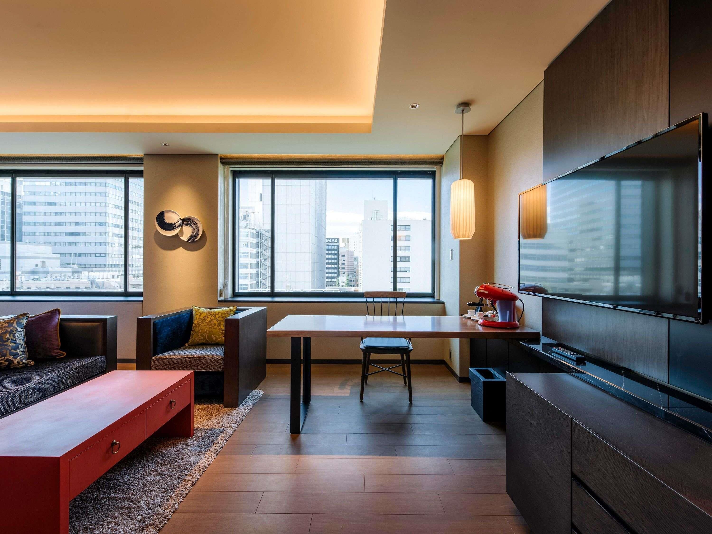 Premium bedding, minibar, in-room safe, desk