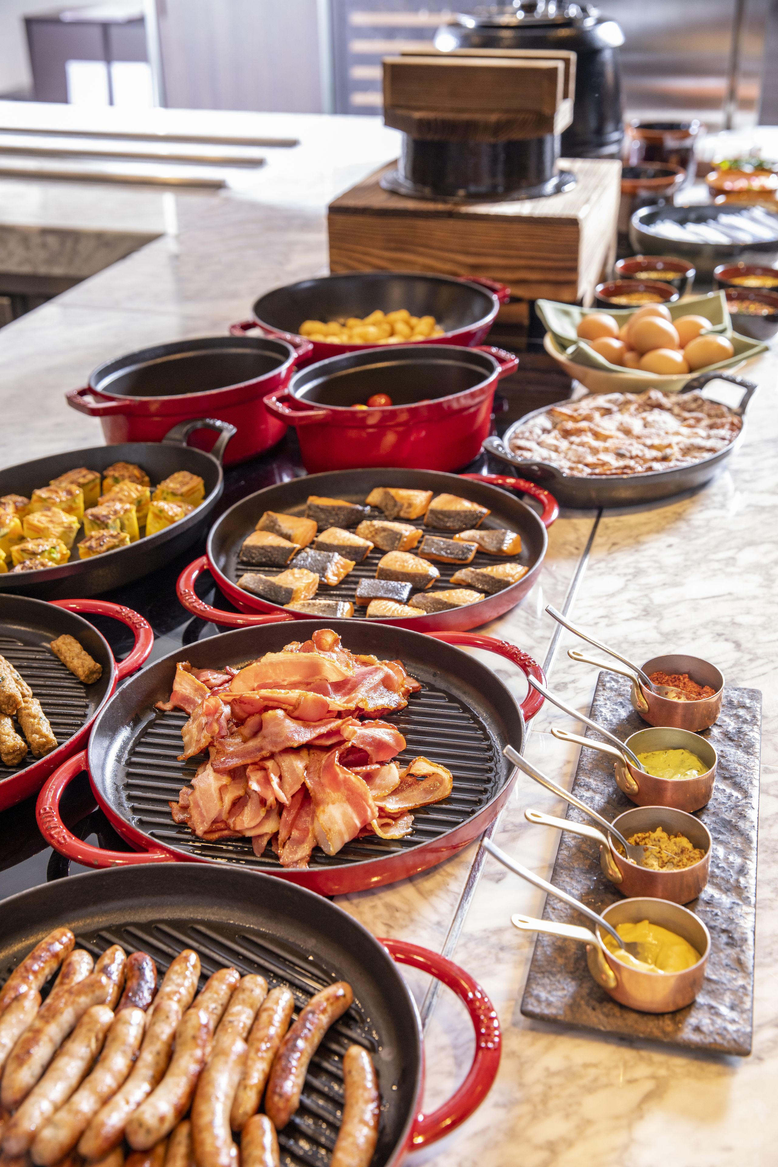 daily full breakfast (jpy 5000 per person)