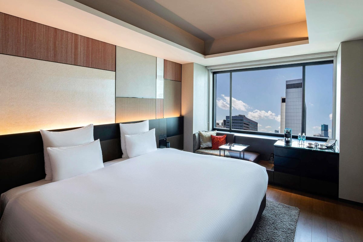 Premium bedding, minibar, in-room safe, desk