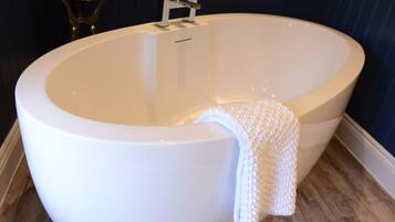 Room | Bathroom | Free toiletries, towels
