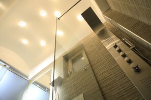Luxury Suite | Bathroom shower - Theasis Luxury Suites (Naxos)