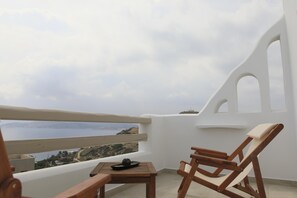 Balcony - Theasis Luxury Suites (Naxos)