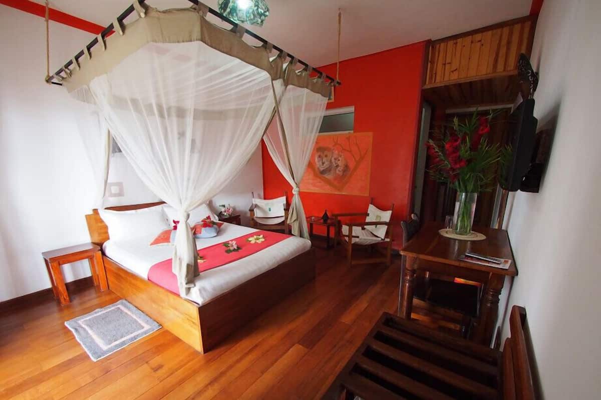 Phòng đôi hoặc 2 giường đơn (Palissandre) | Minibar, két bảo mật tại phòng, trang trí khác biệt, màn/rèm cản sáng