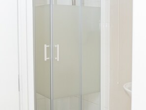 Apartment, eigenes Bad (PG McQuaid) | Badezimmer